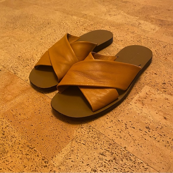 Everlane Day Crossover Sandals in Golden Brown - Picture 2 of 8
